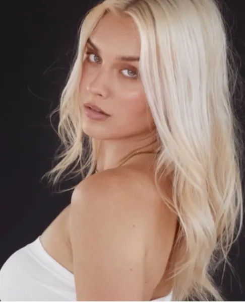 Tina Skrzypiec, photographed by Anna Fowler